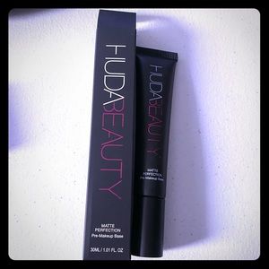 HUDA Beauty Matte Perfection Pre-Makeup Base